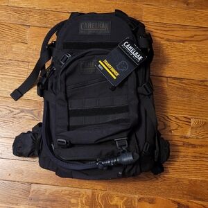 CamelBak Transformer Backpack 102oz new